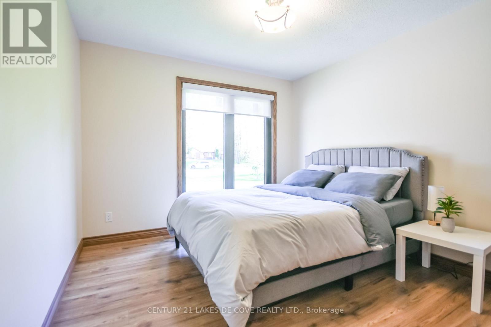 16 Thicketwood Place Property Photo 28