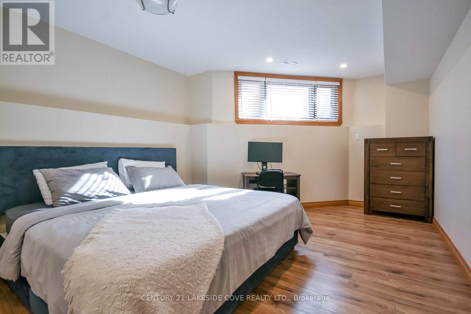 16 Thicketwood Place Property Photo 30