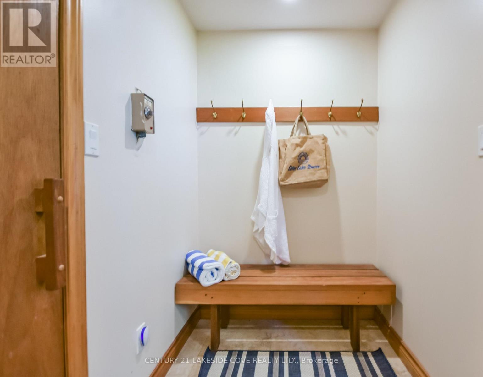 16 Thicketwood Place Property Photo 31