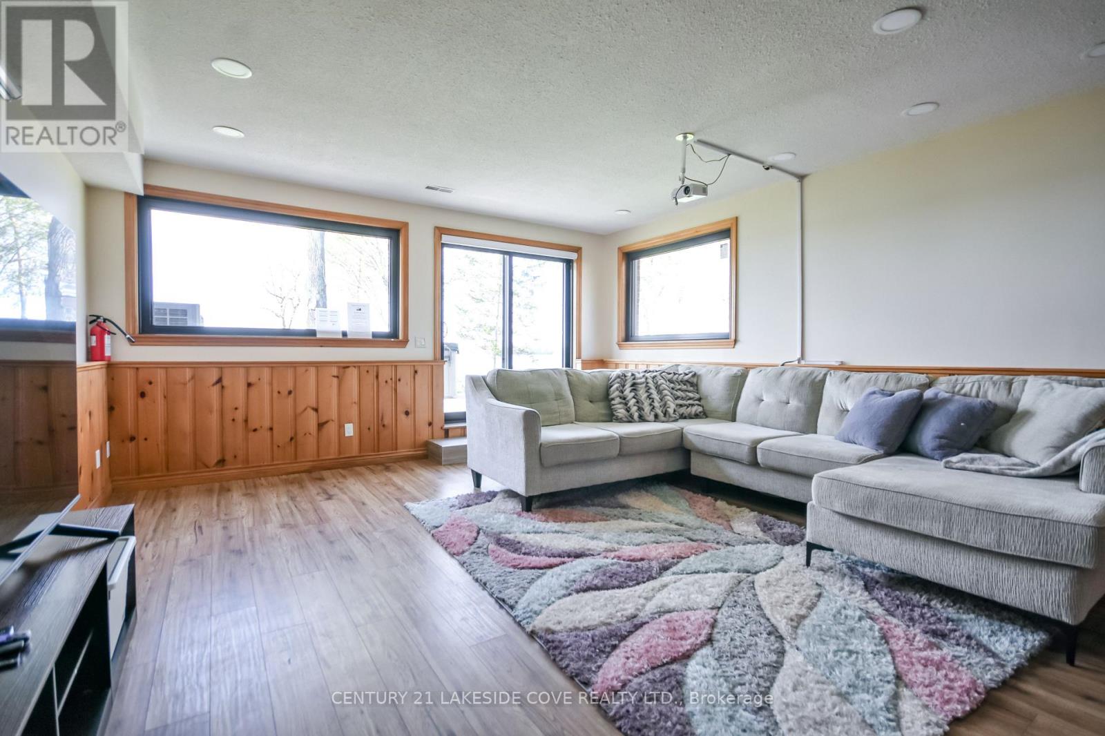 16 Thicketwood Place Property Photo 32