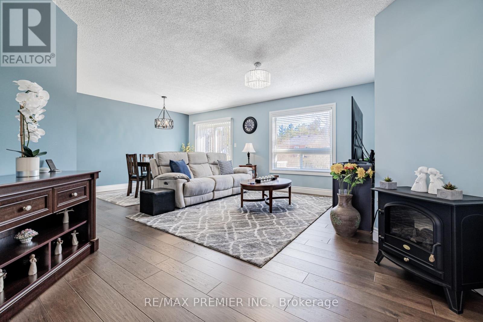 20 Cranberry Heights Property Photo 7