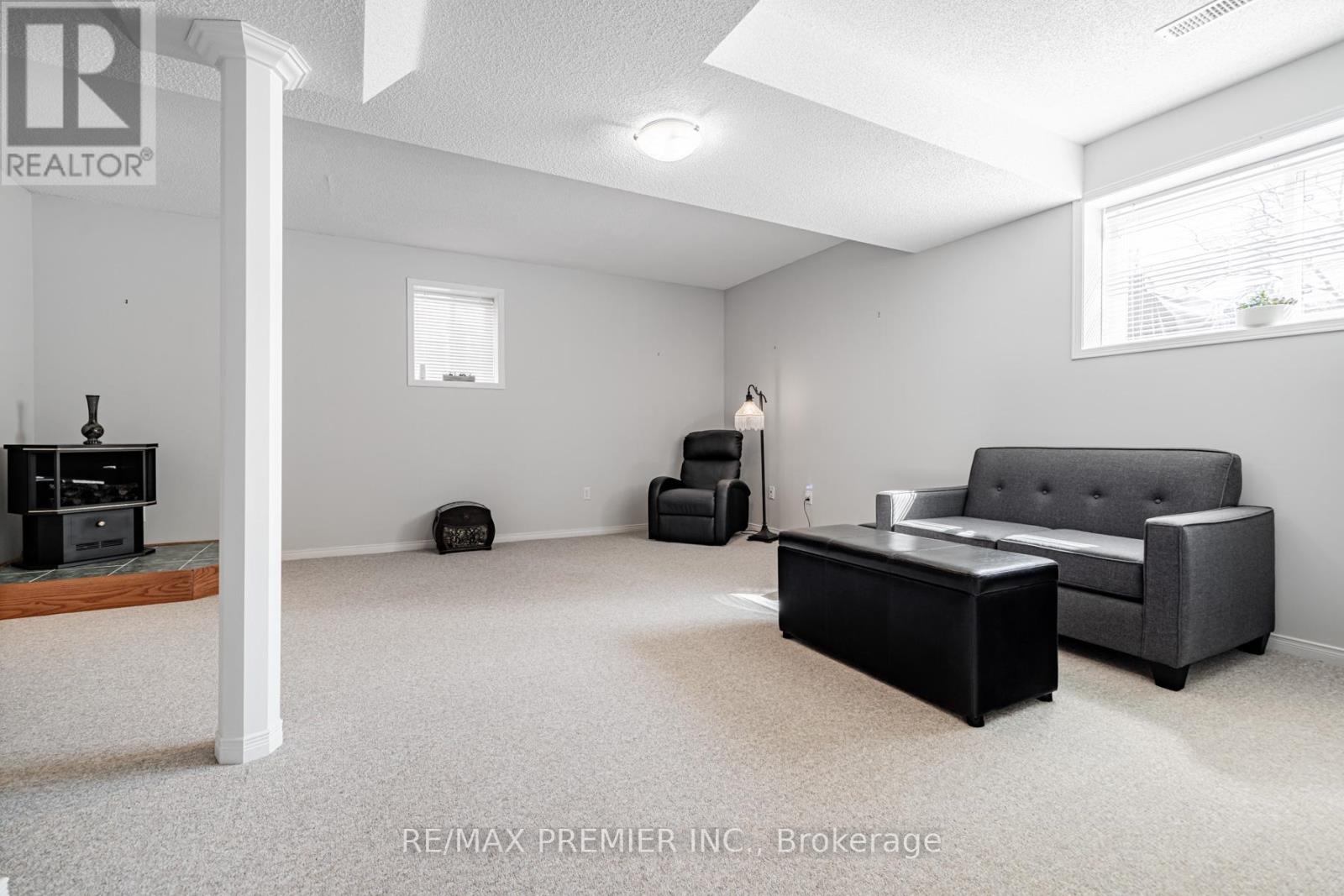 20 Cranberry Heights Property Photo 9