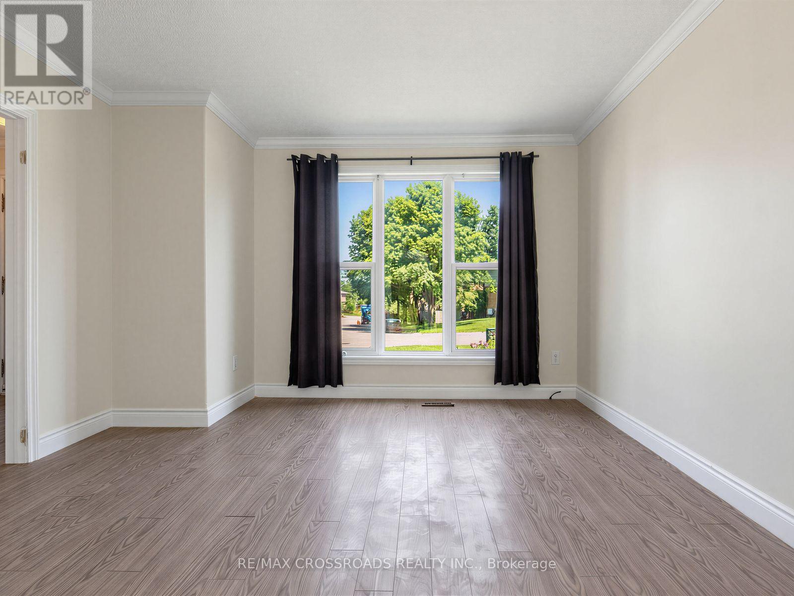 59 Chaucer Crescent Property Photo 7