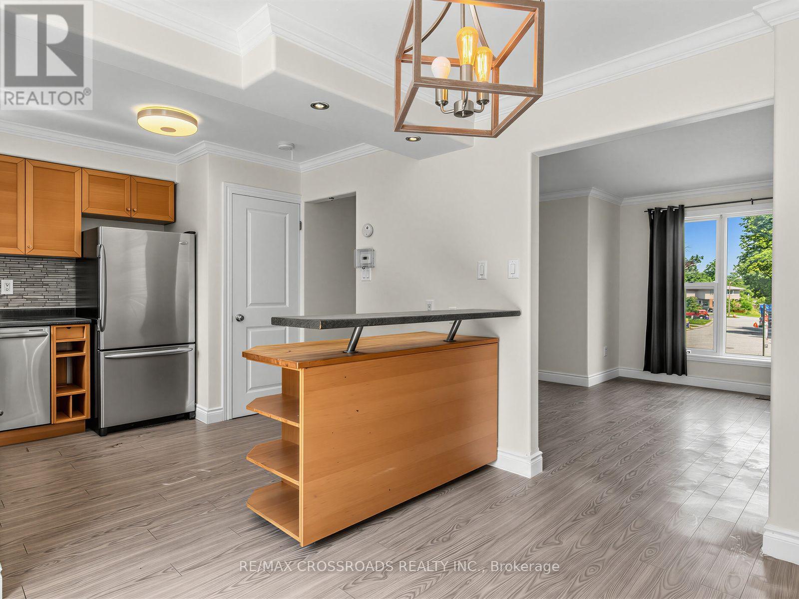 59 Chaucer Crescent Property Photo 8
