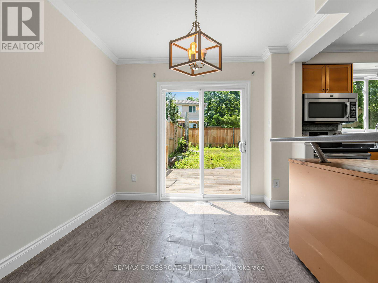 59 Chaucer Crescent Property Photo 10
