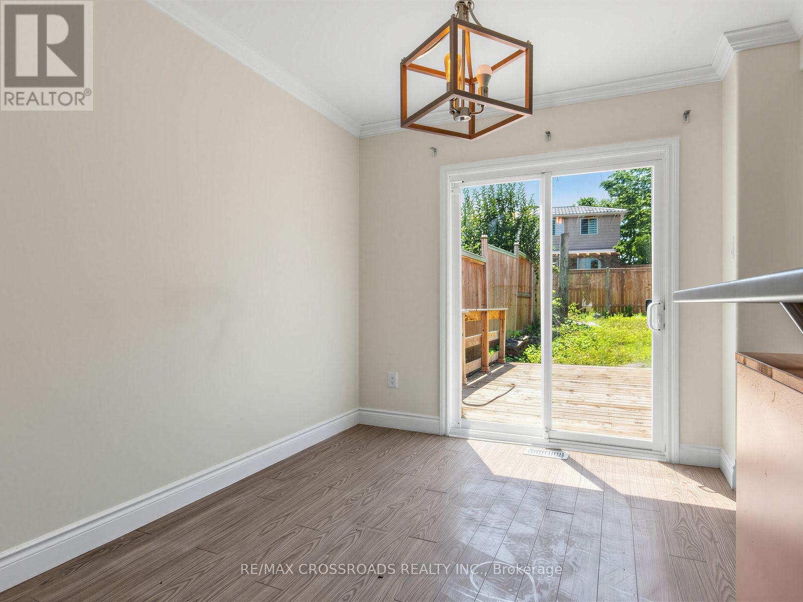 59 Chaucer Crescent Property Photo 11