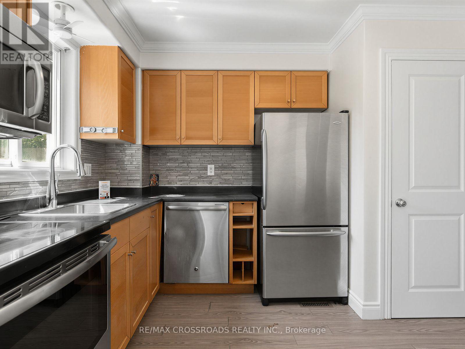 59 Chaucer Crescent Property Photo 12
