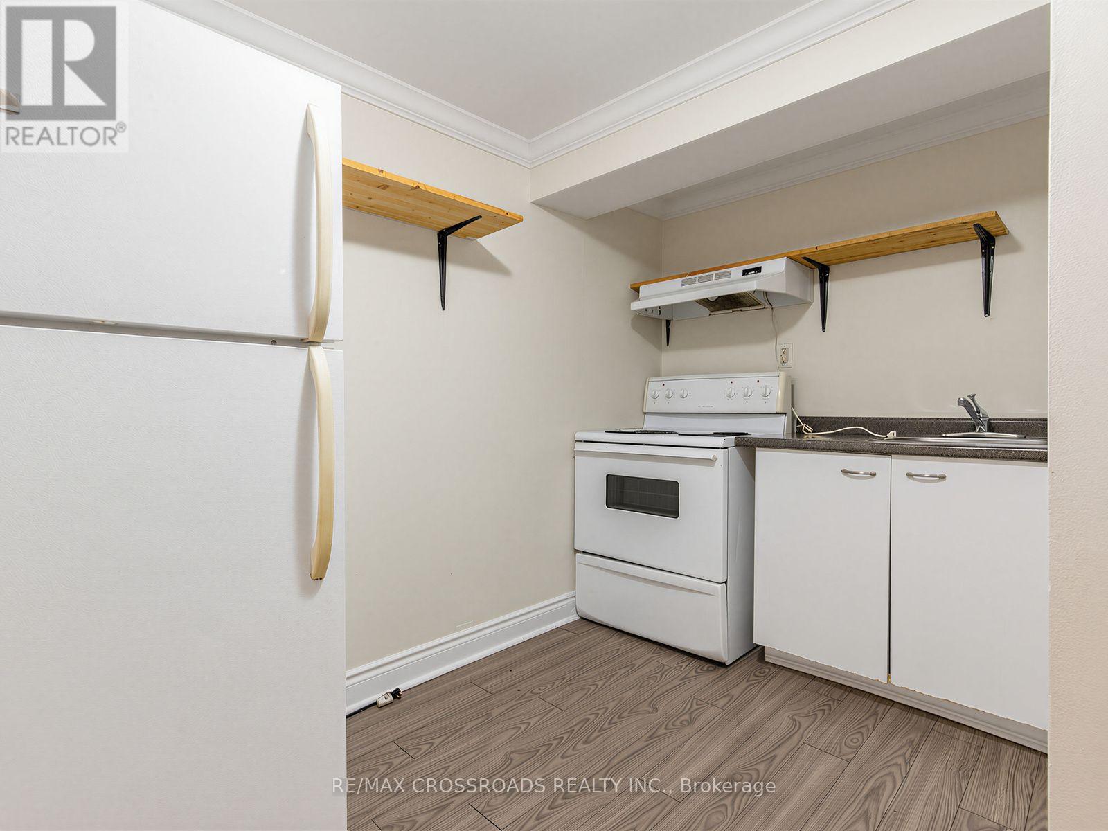 59 Chaucer Crescent Property Photo 28