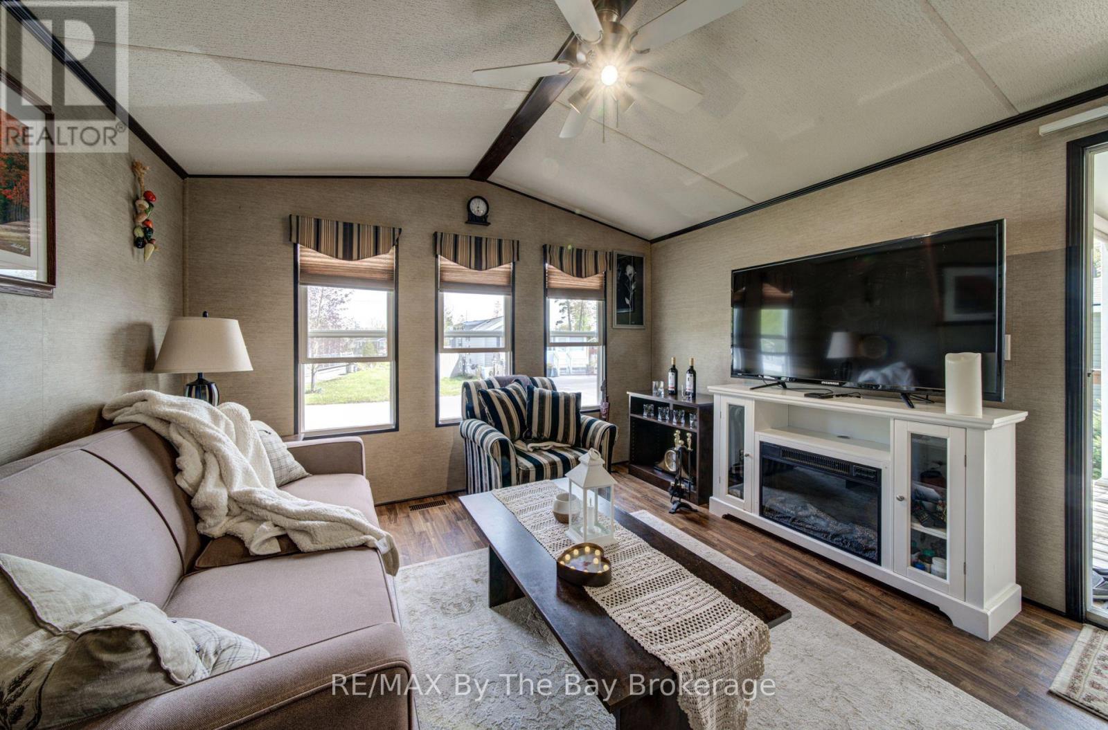 14 Kenora Trail Property Photo 10