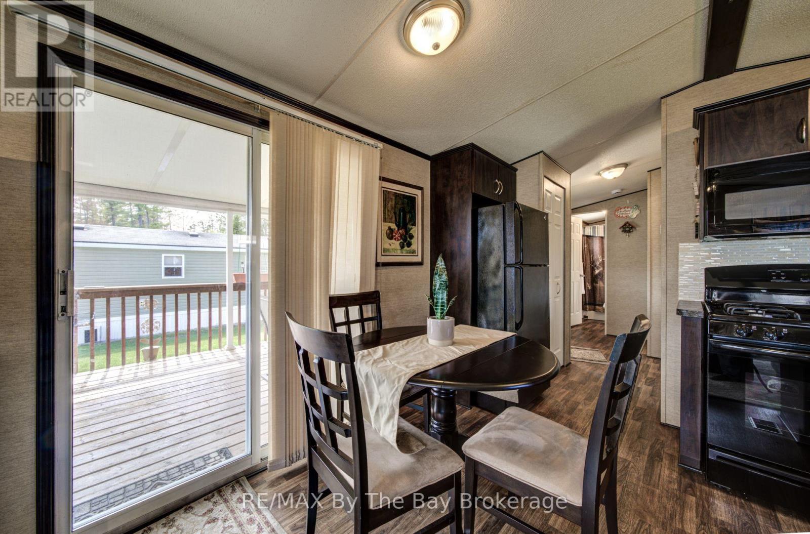 14 Kenora Trail Property Photo 17