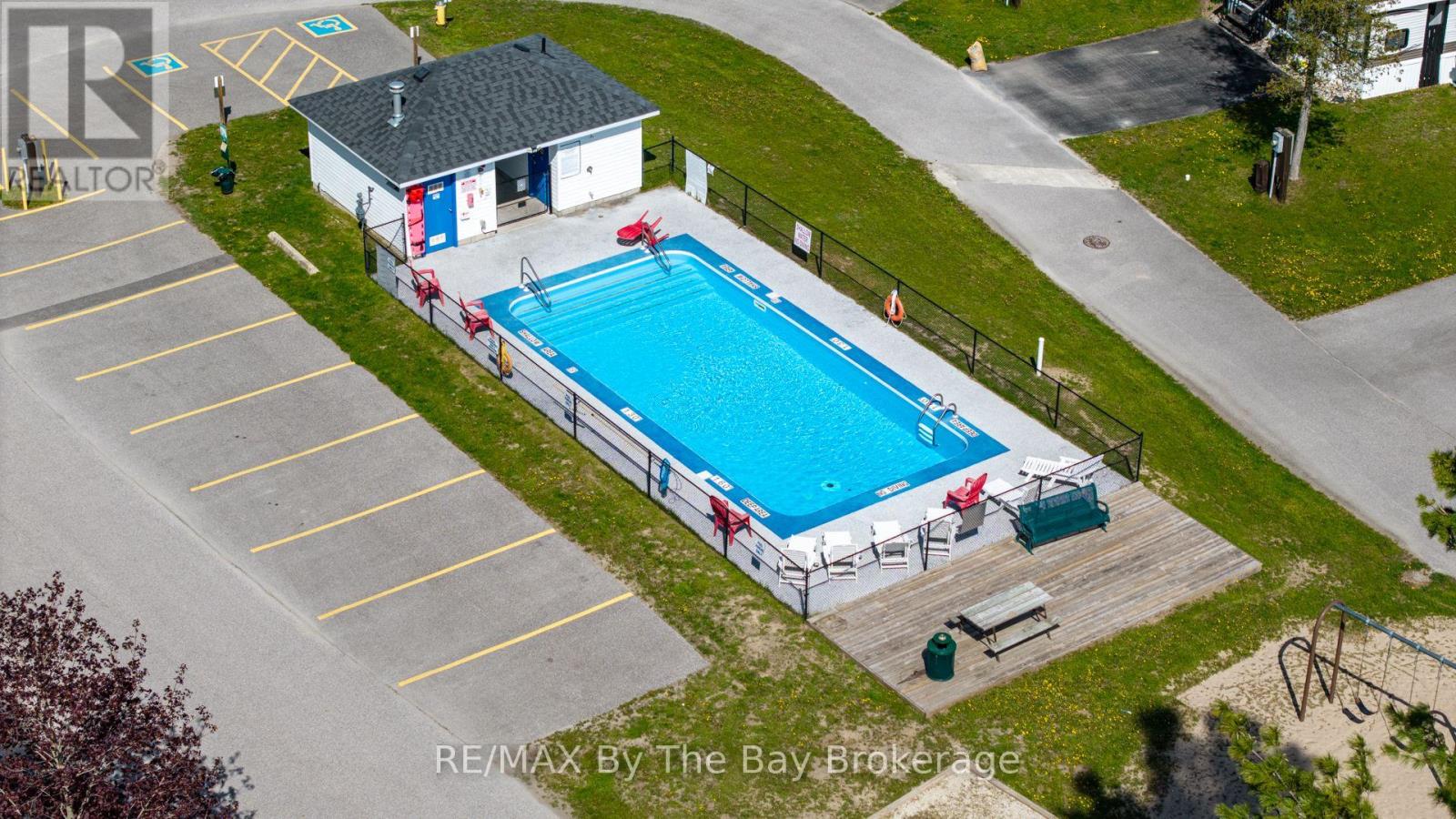 14 Kenora Trail Property Photo 27