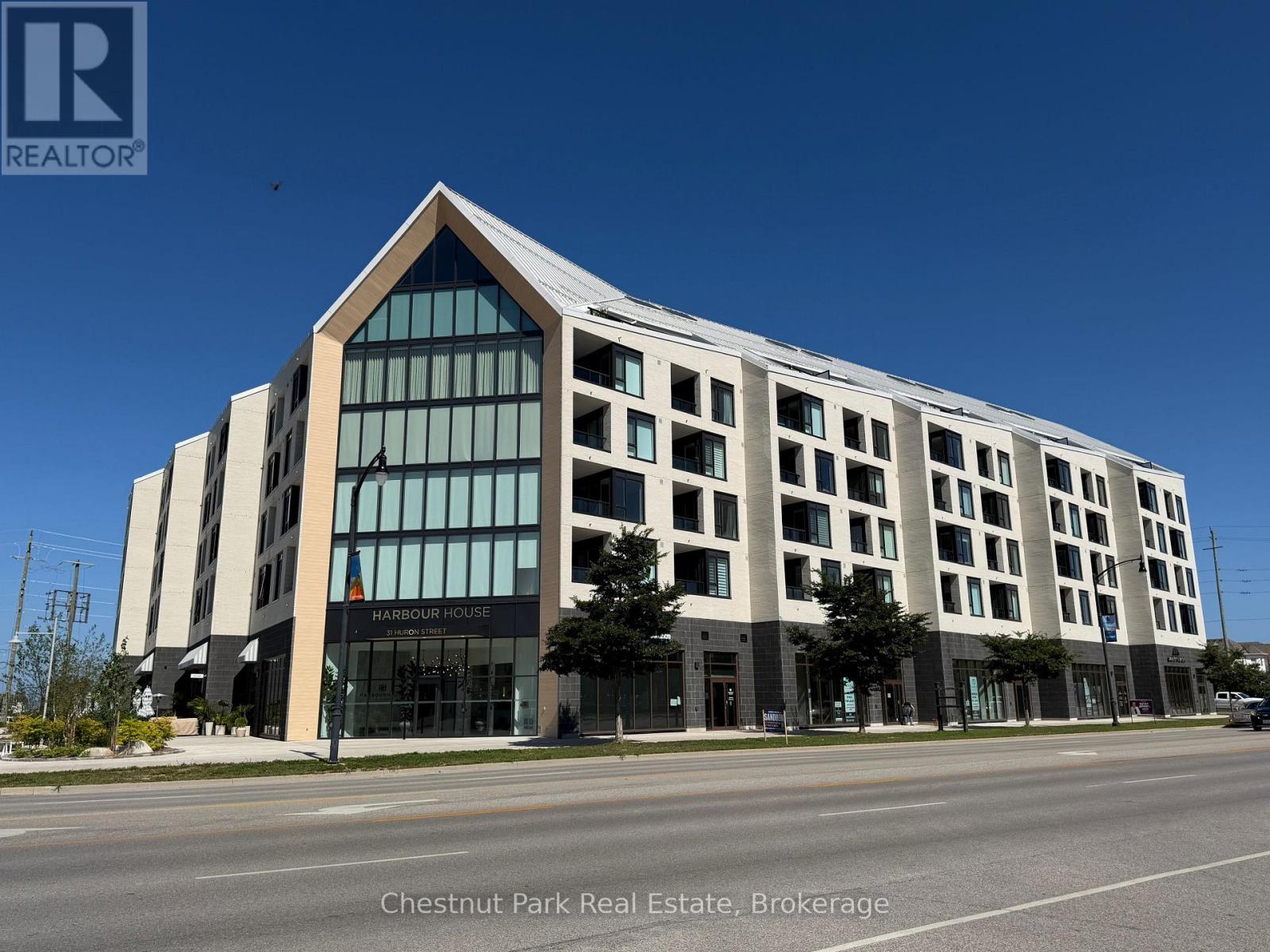 102 - 31 Huron Street Property Photo 2