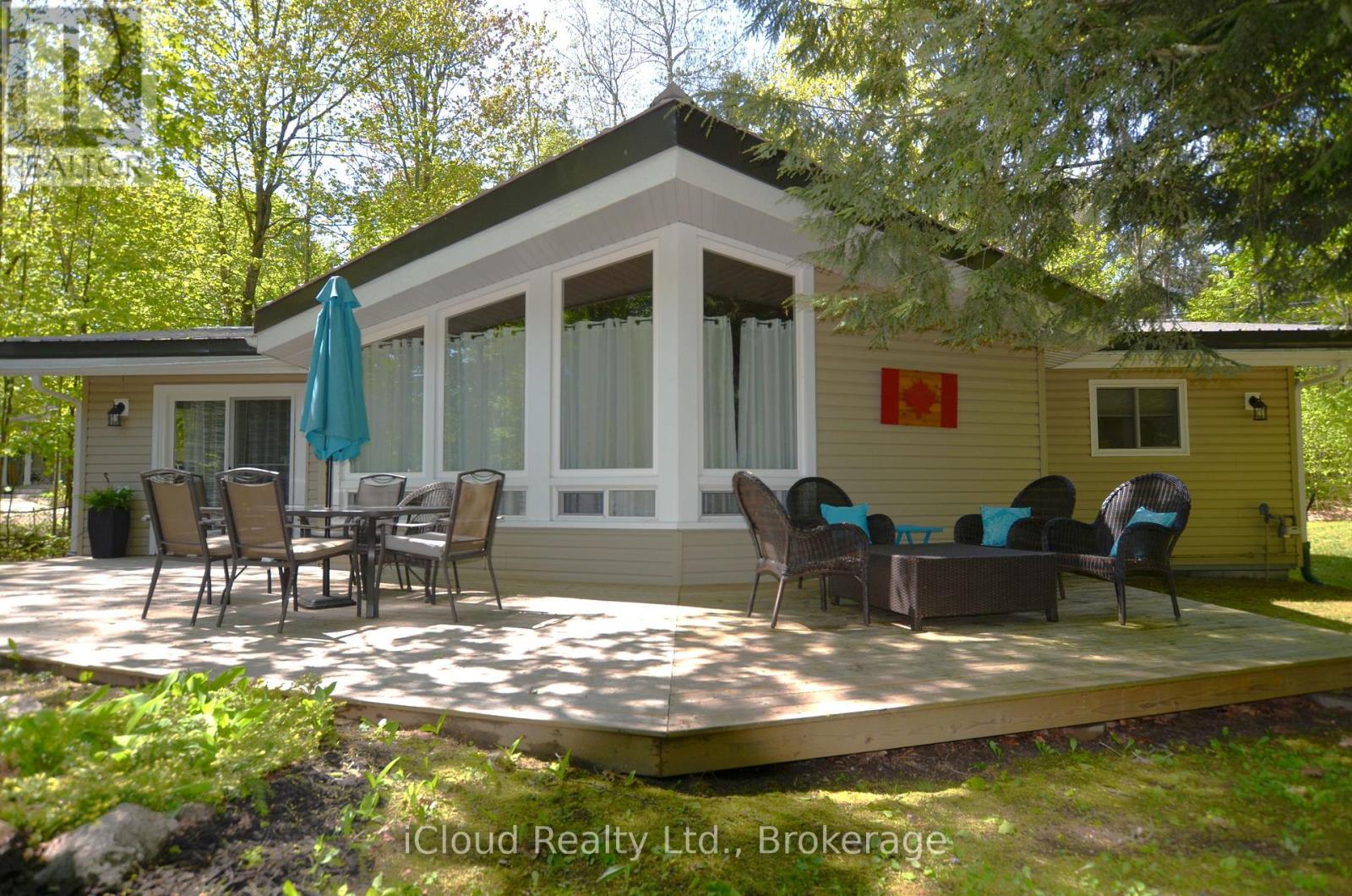 20 Roberval Circle Property Photo 2