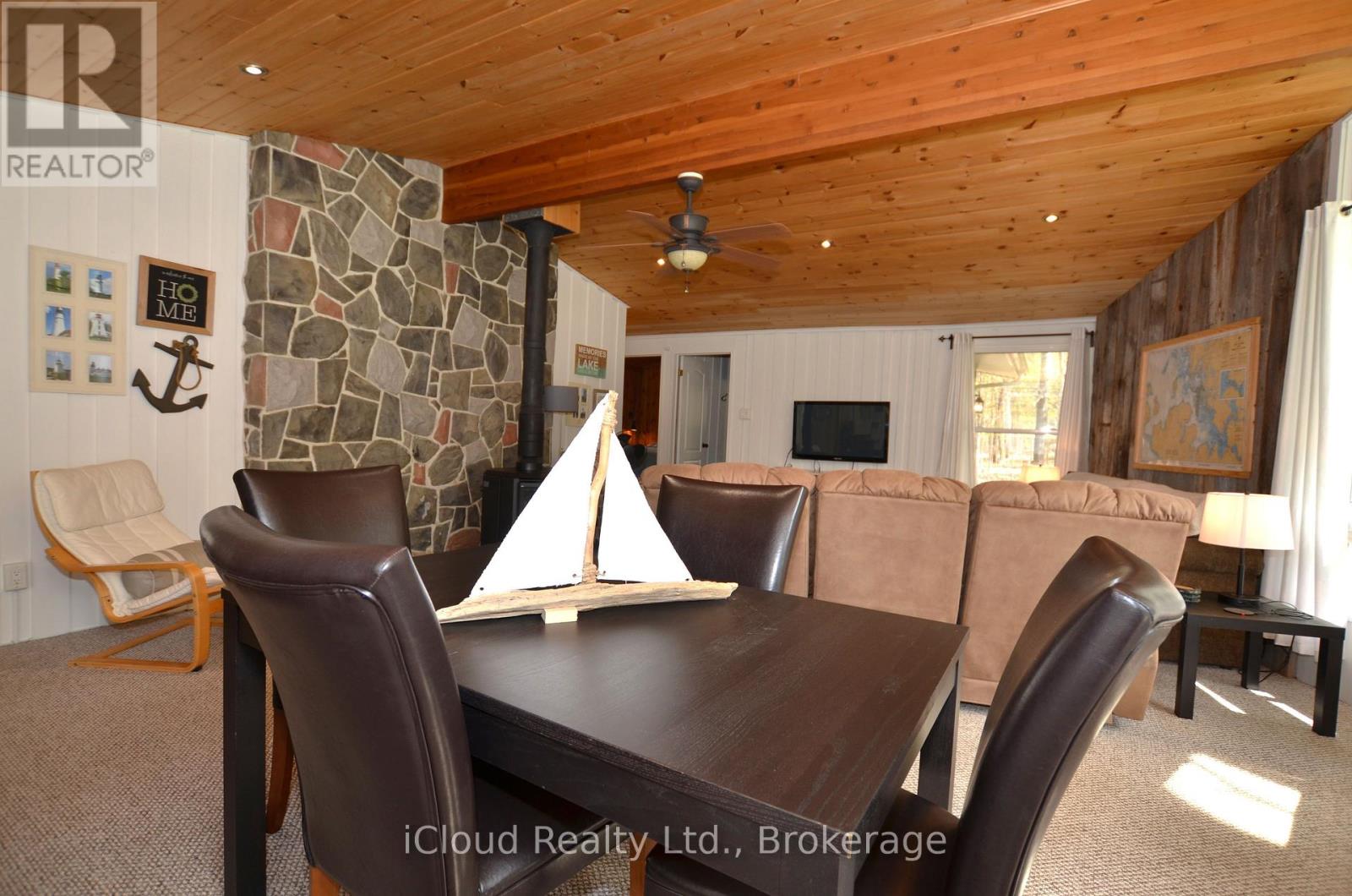 20 Roberval Circle Property Photo 12