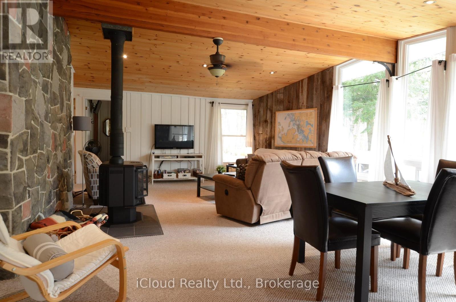 20 Roberval Circle Property Photo 13