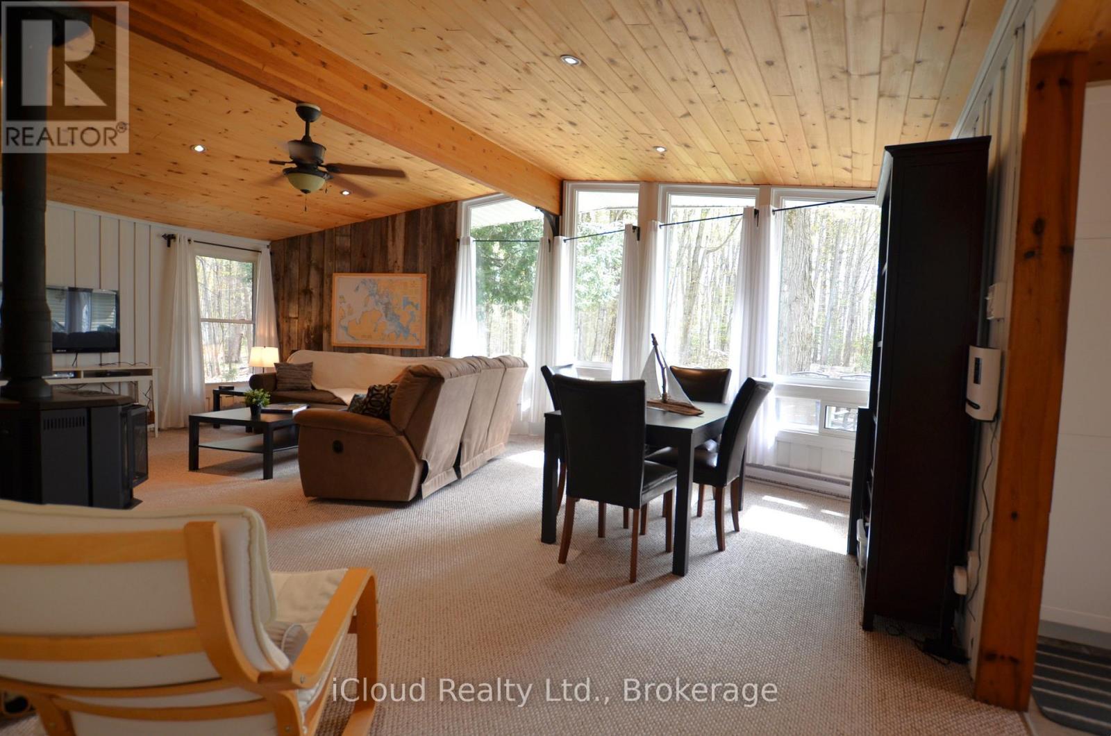 20 Roberval Circle Property Photo 14