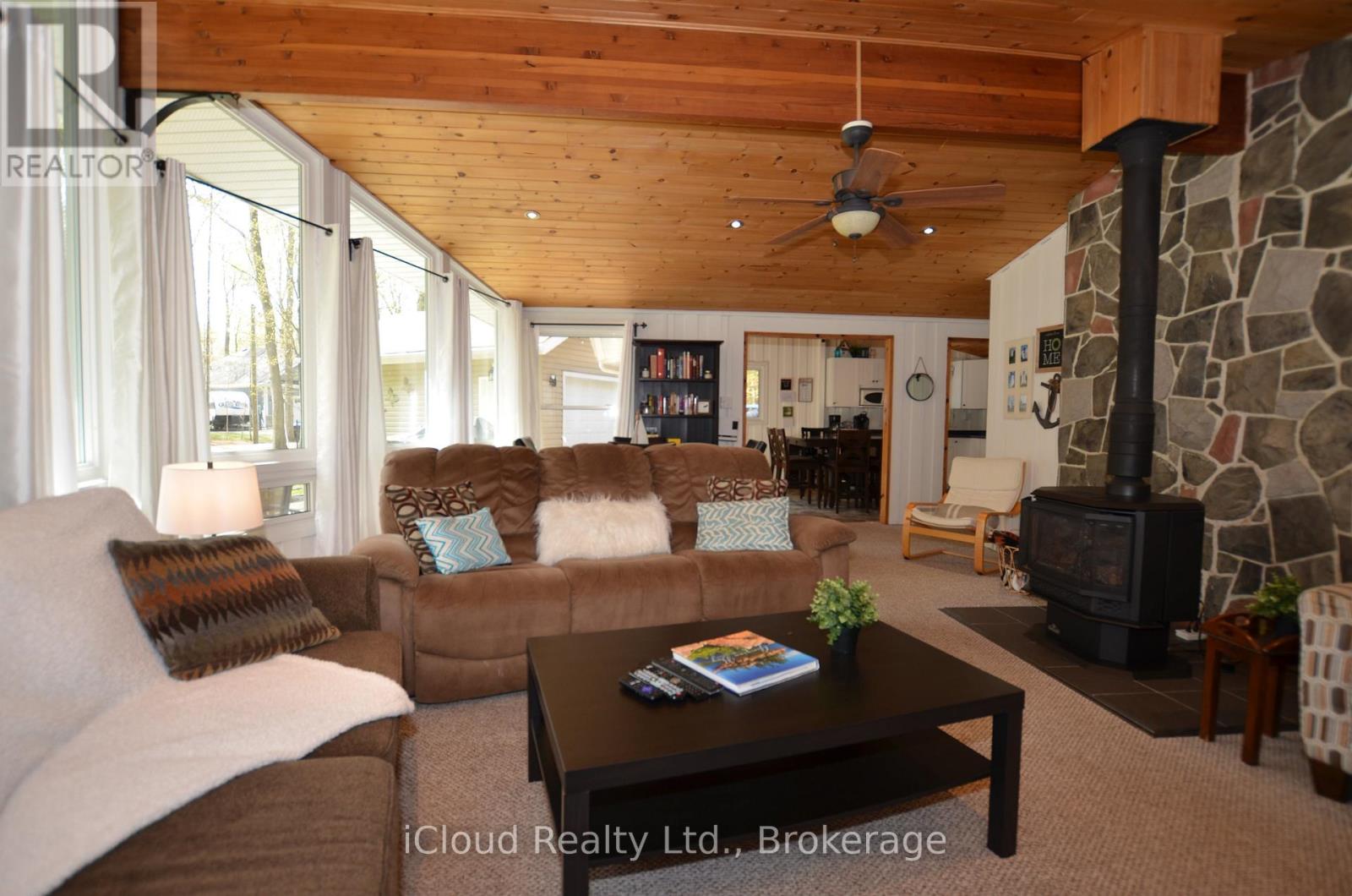 20 Roberval Circle Property Photo 18
