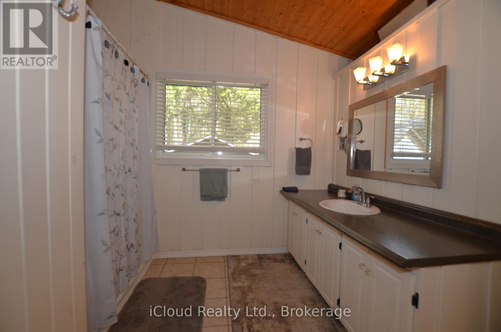 20 Roberval Circle Property Photo 27