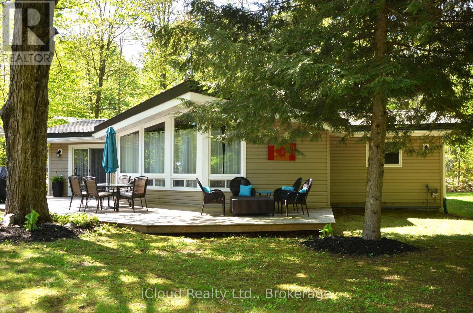 20 Roberval Circle Property Photo 34