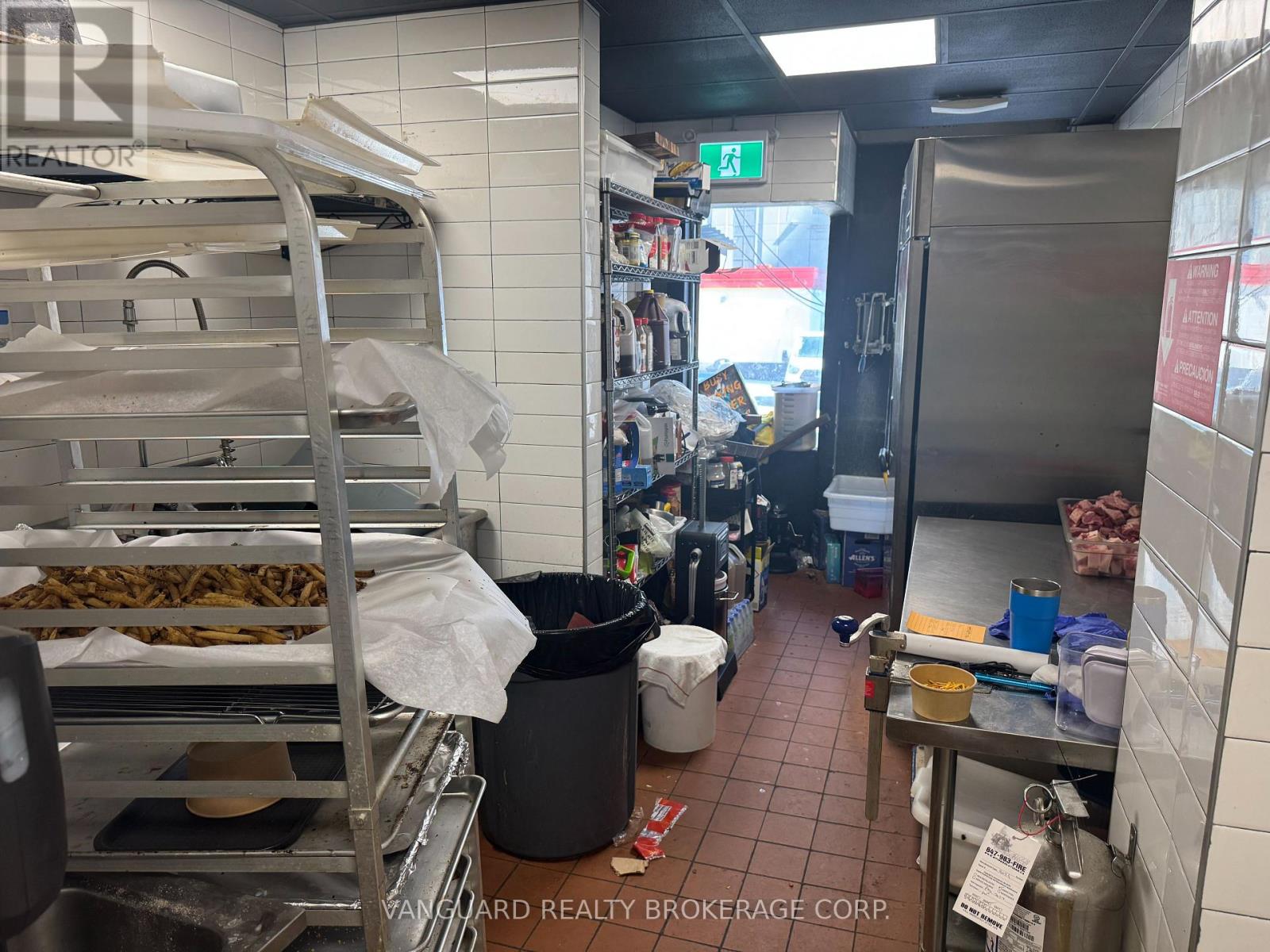 27 Dunlop Street W Property Photo 16