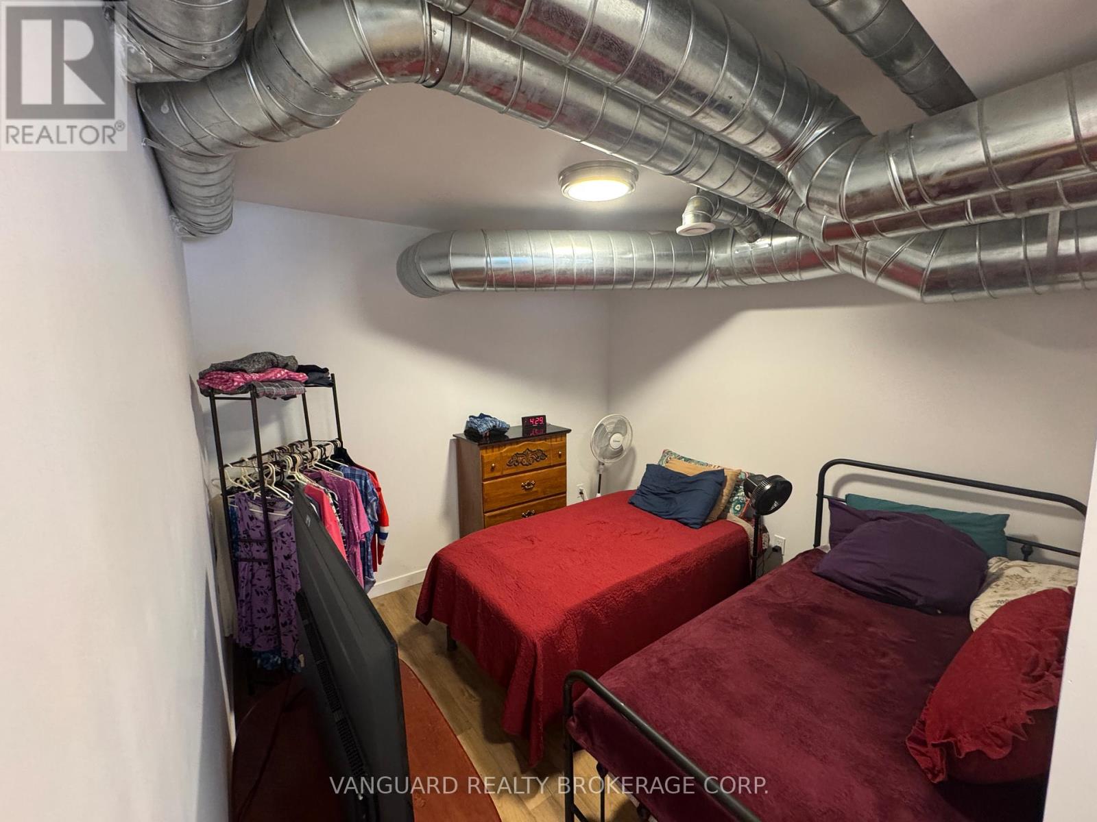 27 Dunlop Street W Property Photo 28