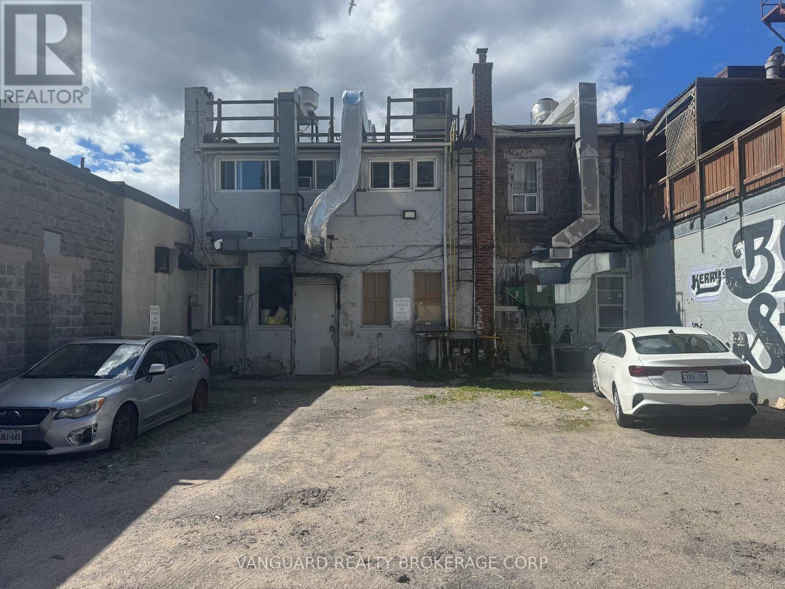 27 Dunlop Street W Property Photo 30