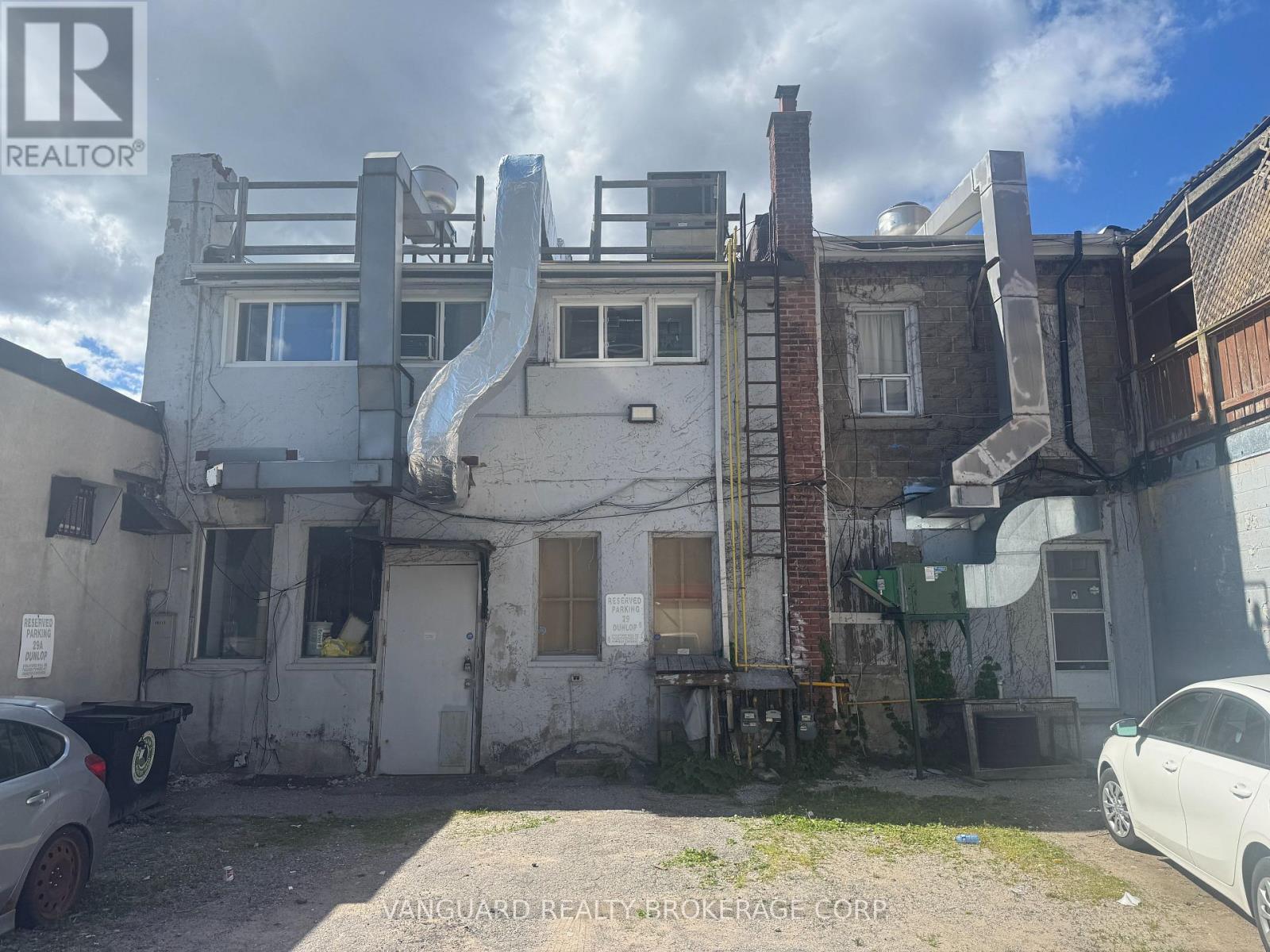 27 Dunlop Street W Property Photo 31