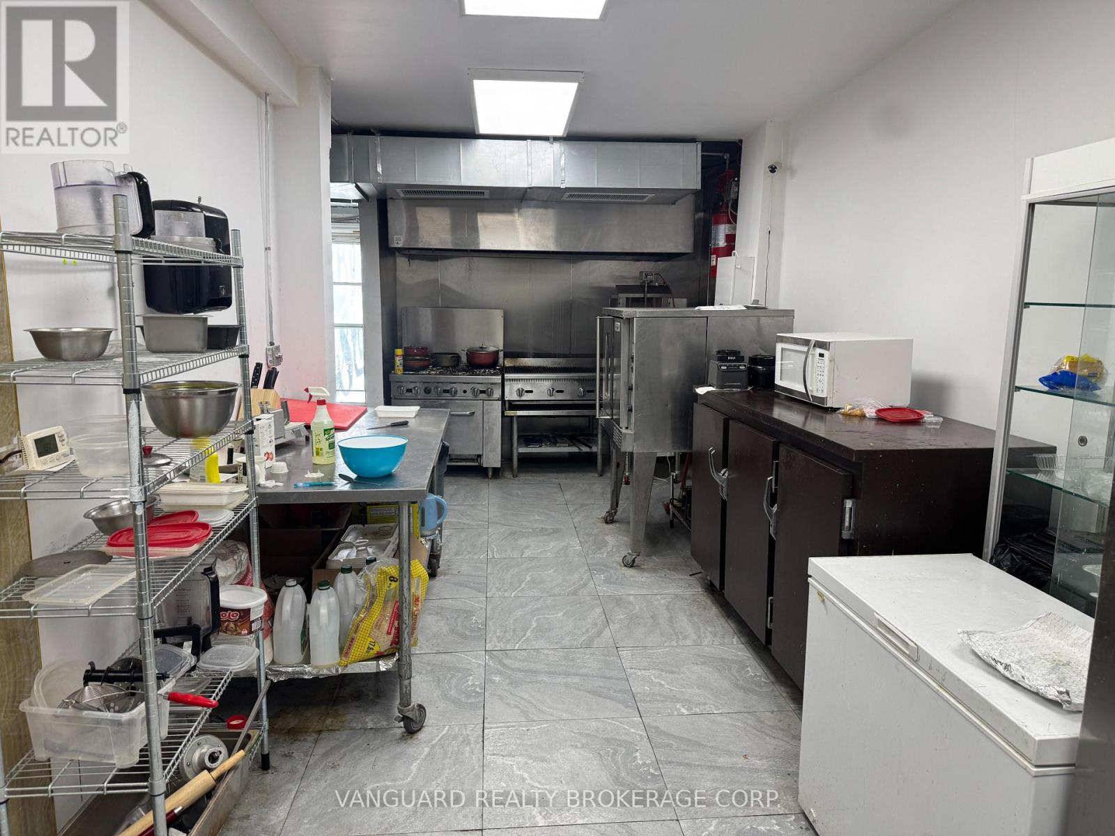 29 Dunlop Street W Property Photo 11