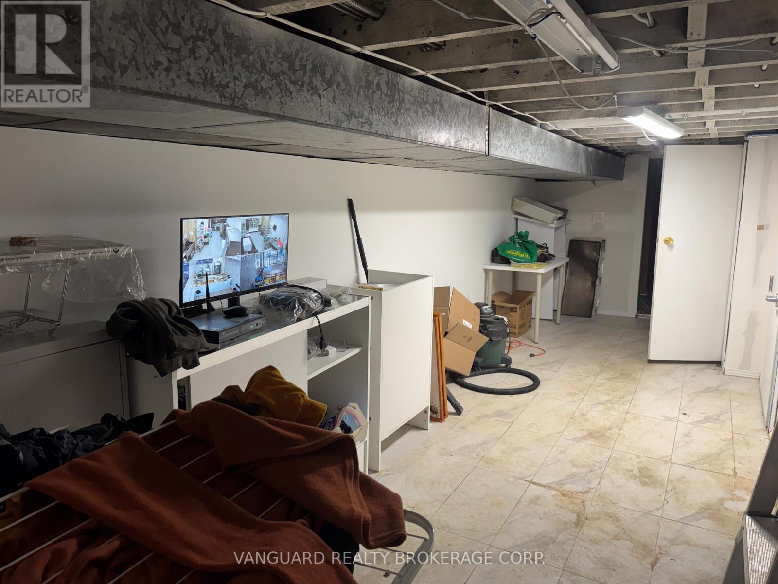 29 Dunlop Street W Property Photo 14