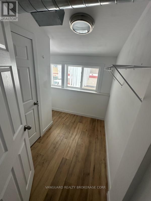 29 Dunlop Street W Property Photo 16