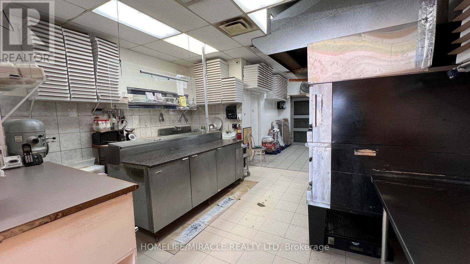 34 Yonge Street S Property Photo 5