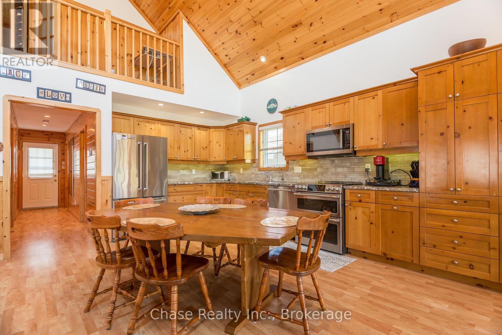 47 Madawaska Trail Property Photo 7