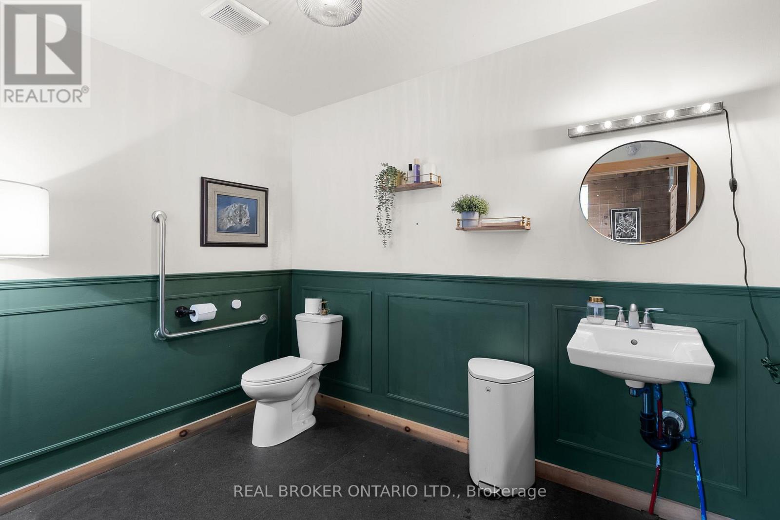 161-165 Mississaga Street E Property Photo 24