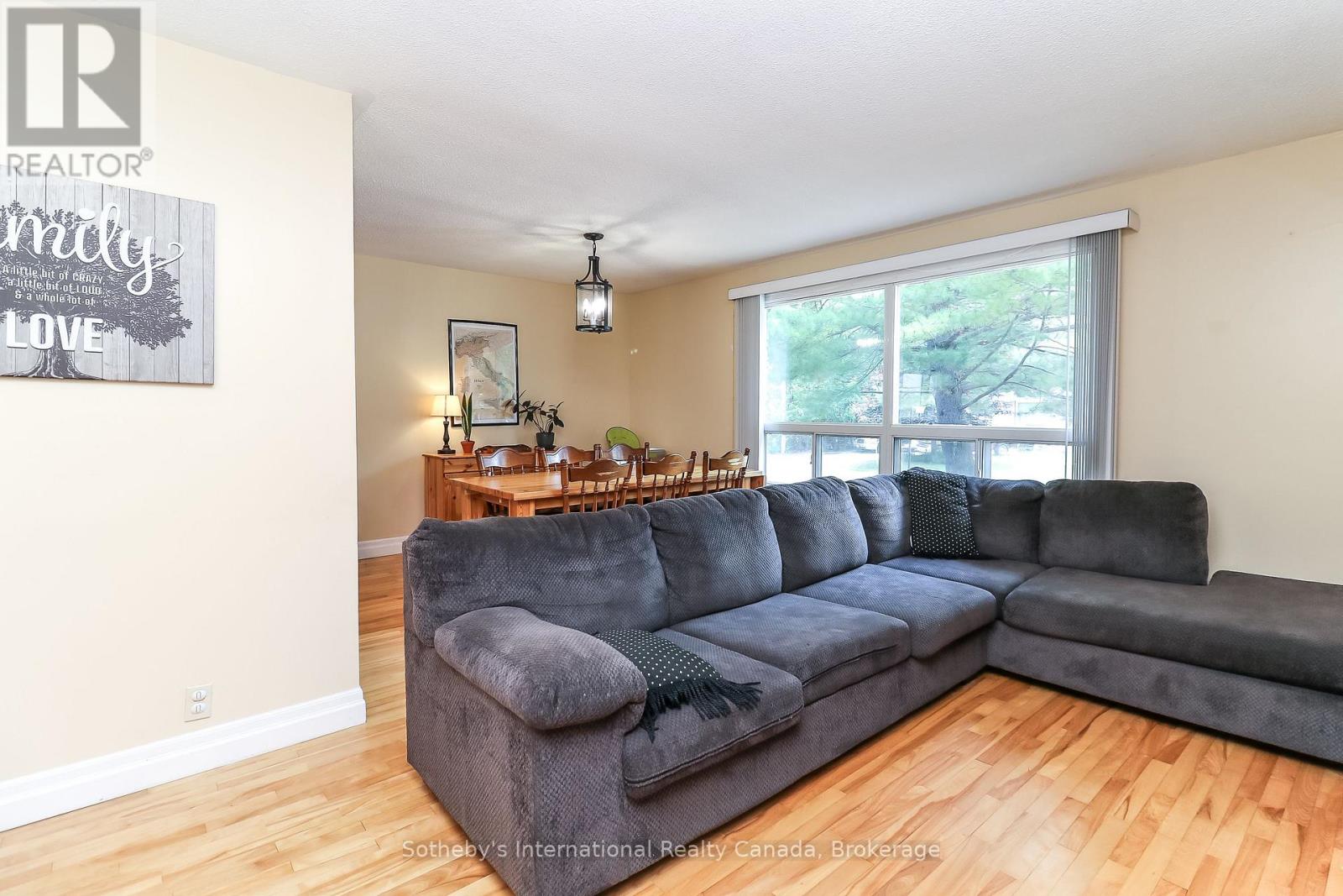 33 Parkwood Drive Property Photo 10