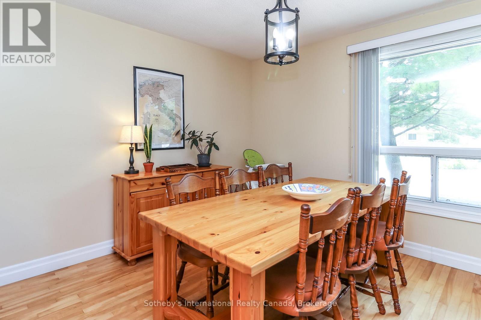 33 Parkwood Drive Property Photo 11