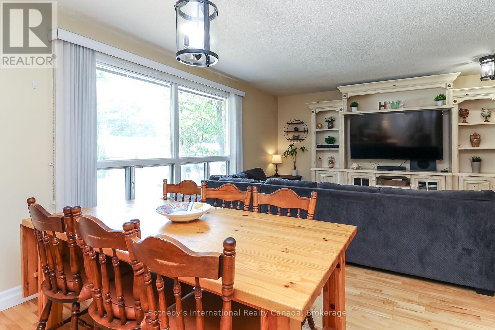 33 Parkwood Drive Property Photo 12