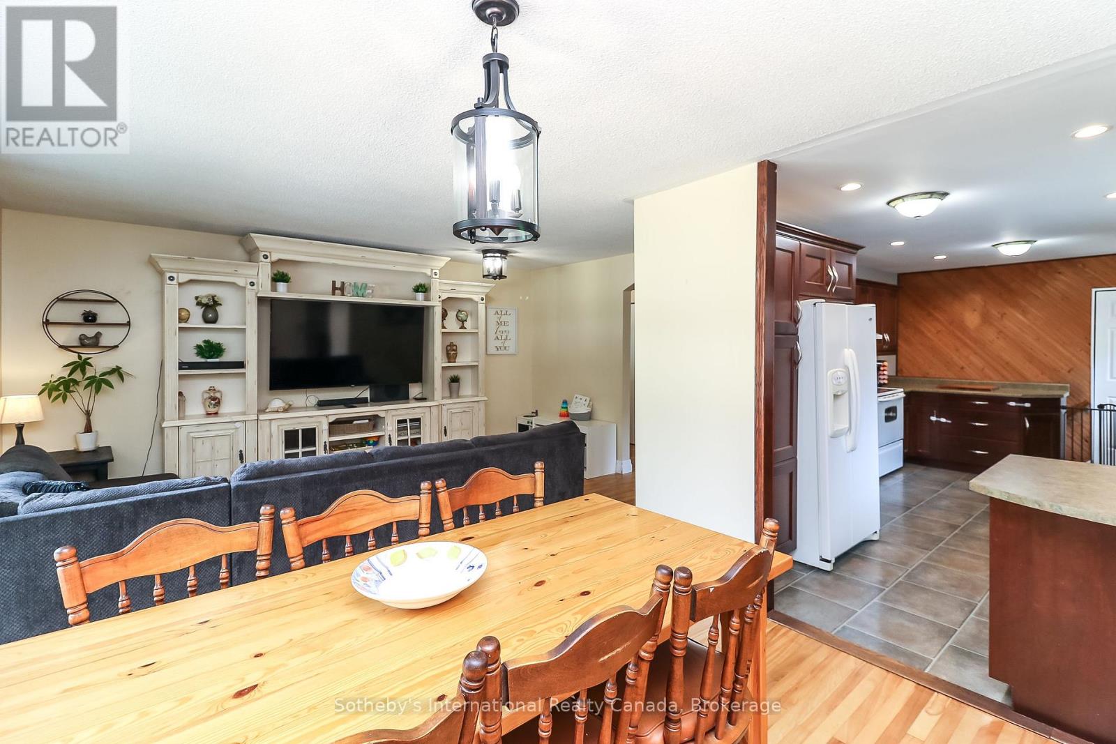 33 Parkwood Drive Property Photo 13