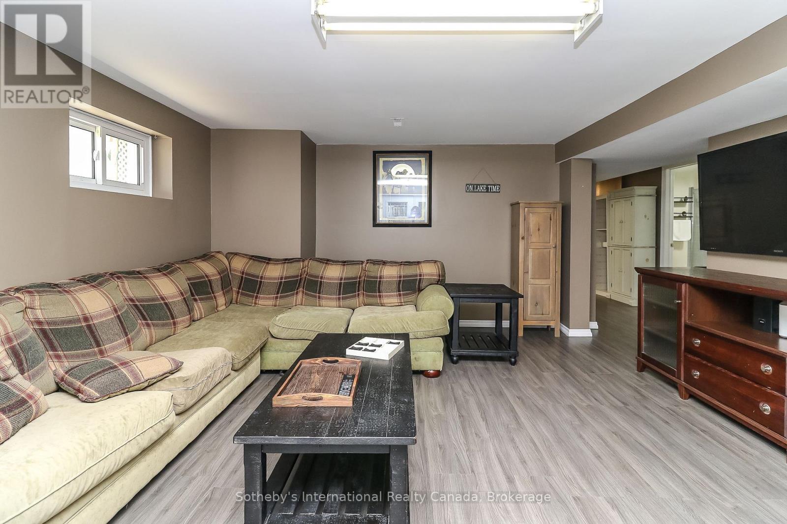 33 Parkwood Drive Property Photo 27