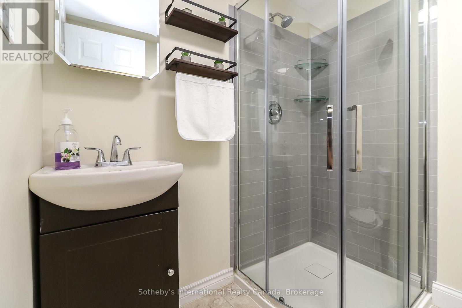 33 Parkwood Drive Property Photo 29