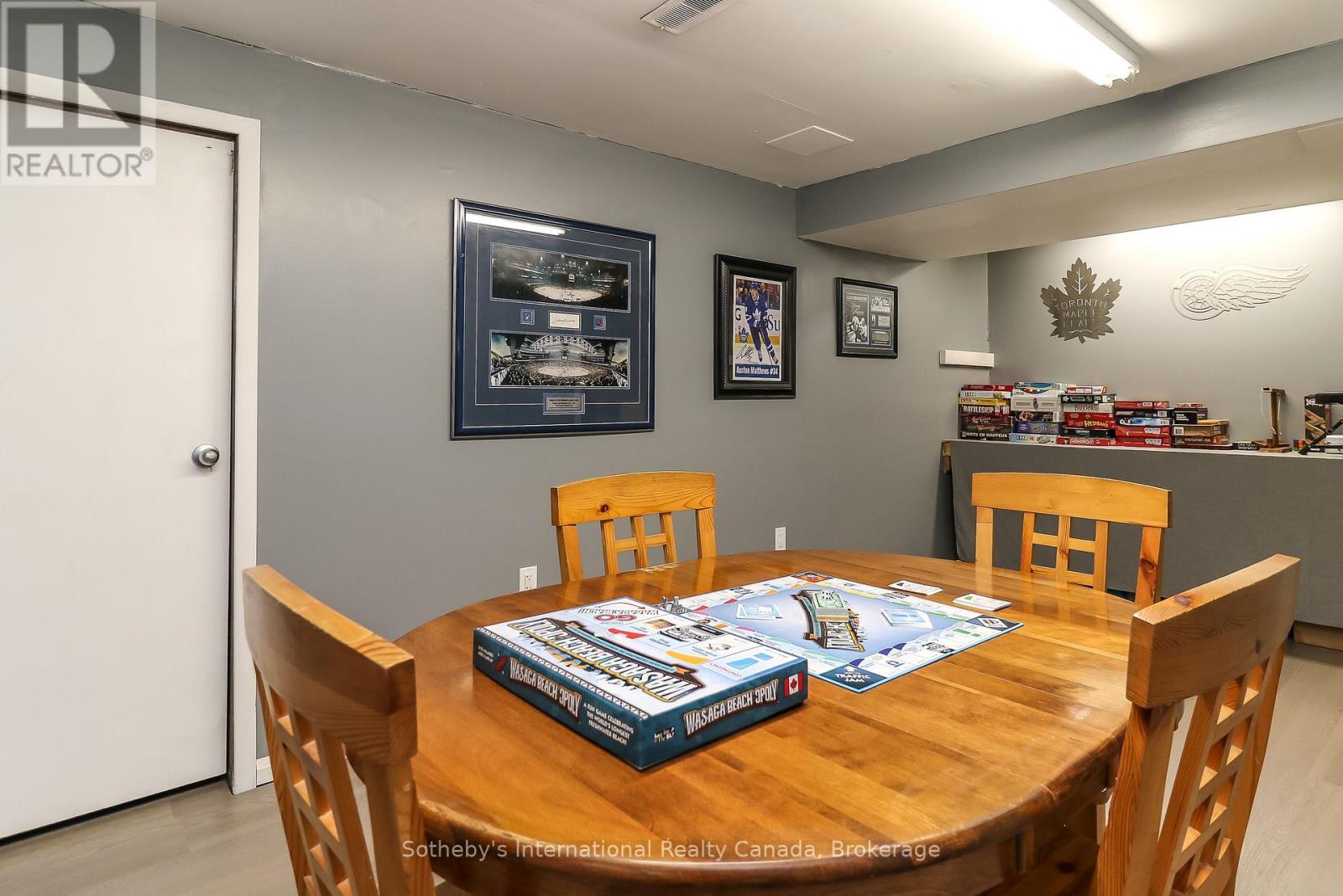 33 Parkwood Drive Property Photo 31