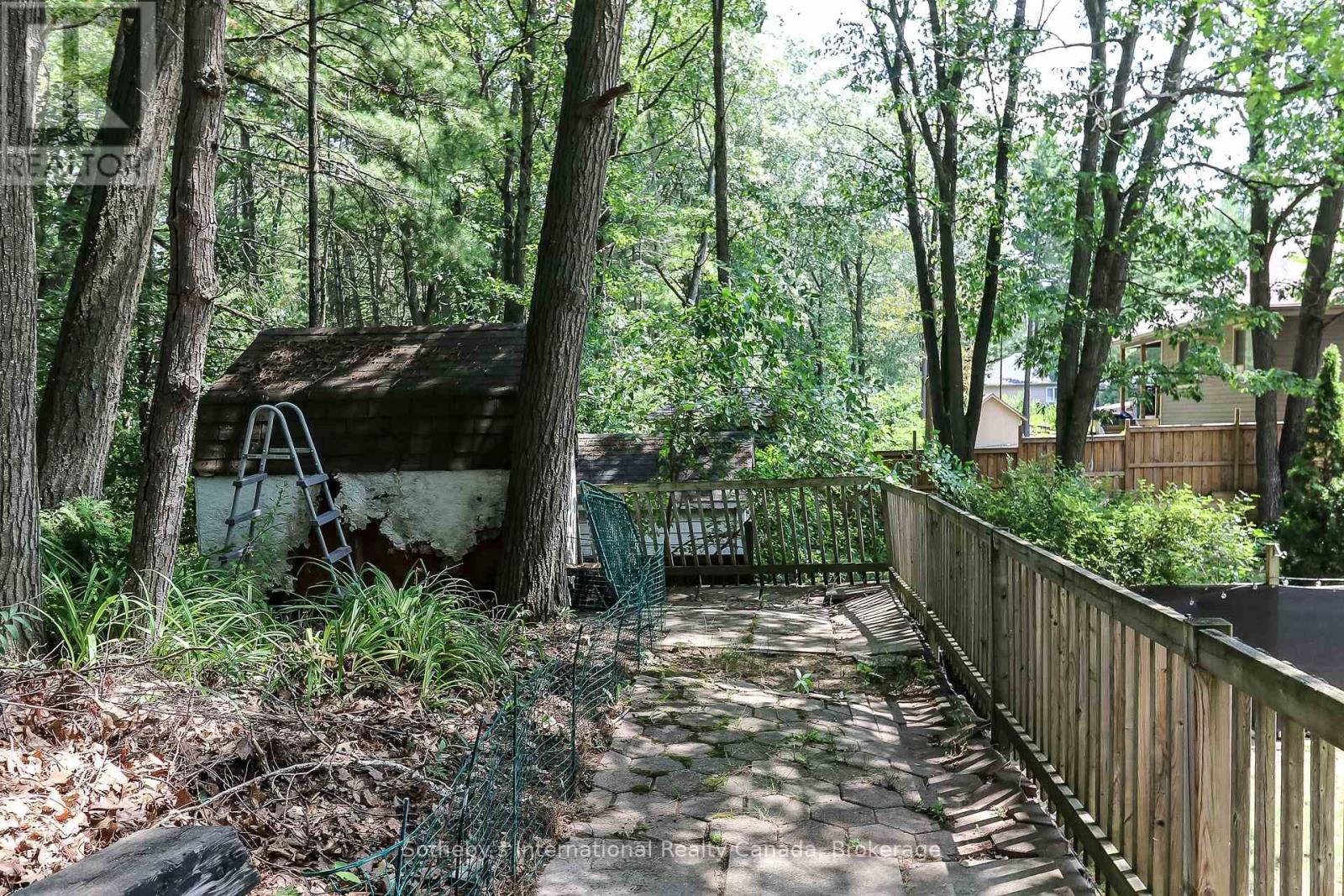 33 Parkwood Drive Property Photo 34