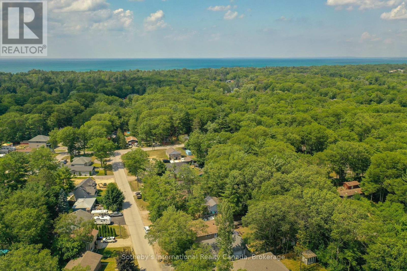 33 Parkwood Drive Property Photo 42