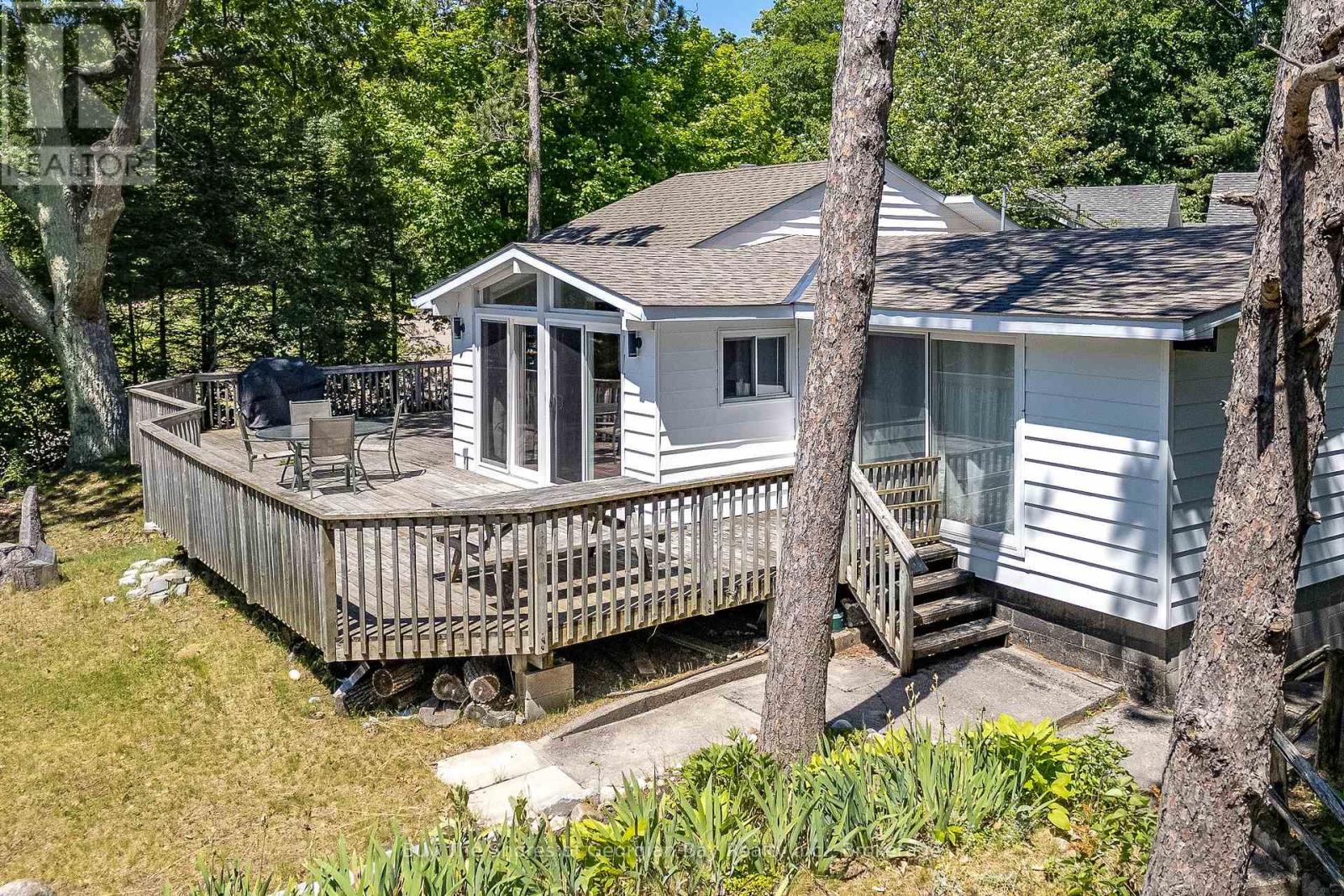 8 Nassau Court Property Photo 2