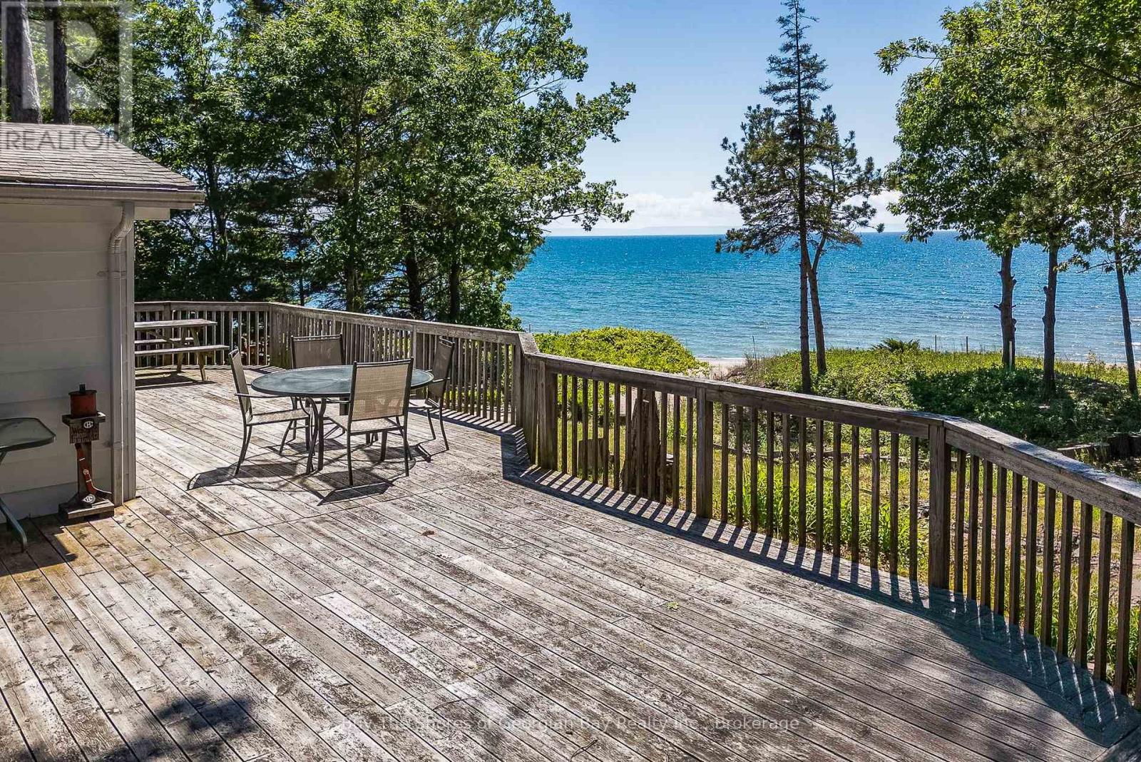 8 Nassau Court Property Photo 4