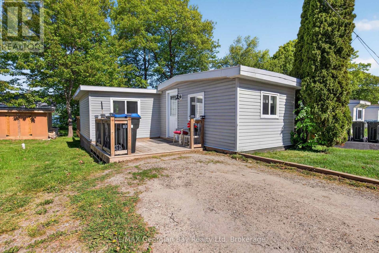 24 Lakeshore Road Property Photo 1