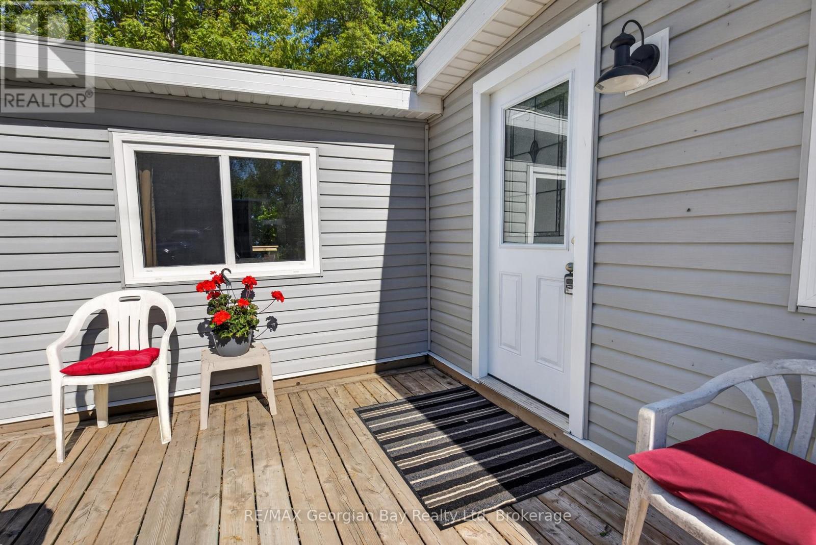 24 Lakeshore Road Property Photo 2