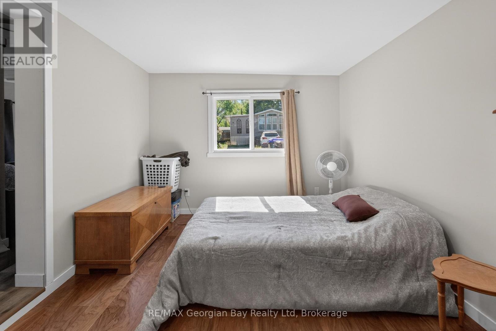 24 Lakeshore Road Property Photo 9