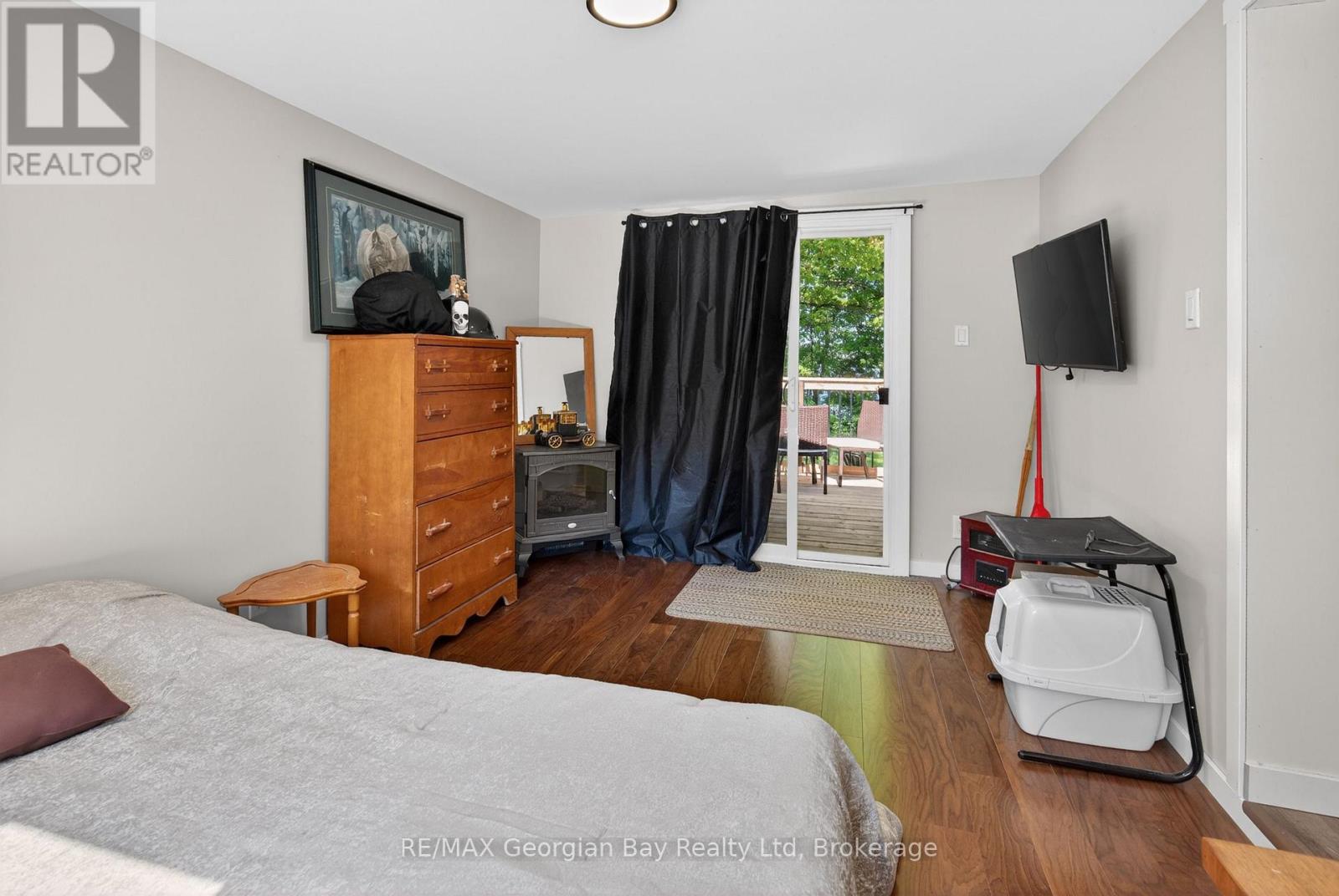 24 Lakeshore Road Property Photo 10