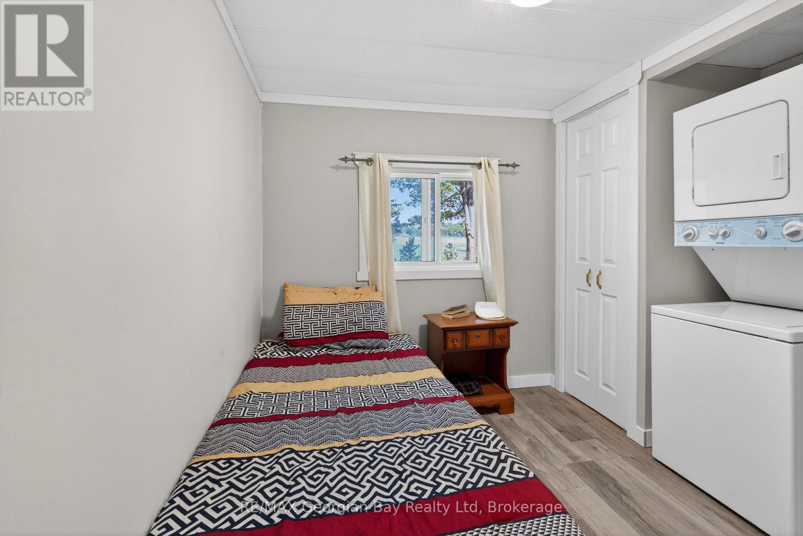 24 Lakeshore Road Property Photo 11