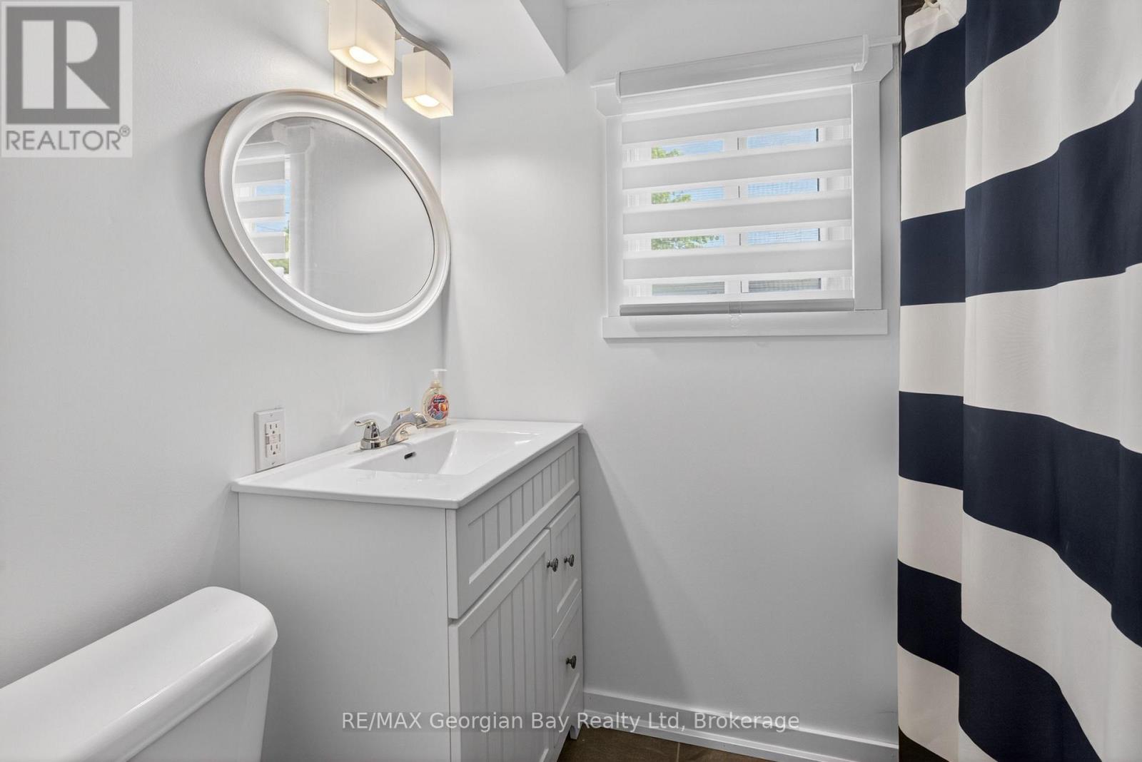 24 Lakeshore Road Property Photo 13